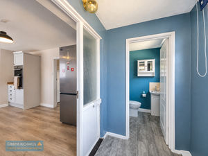 Garden Room/WC- click for photo gallery